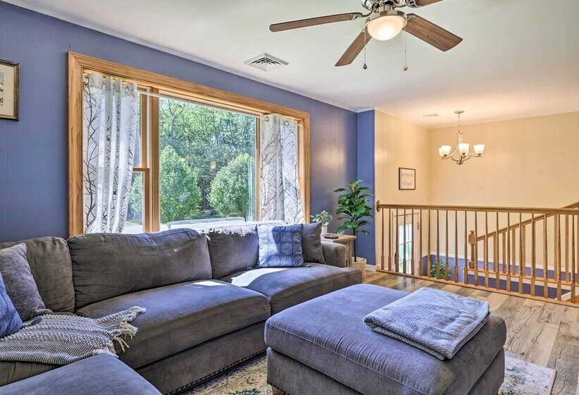 Albrightsville Home: Deck, Fire Pit & Lake Access