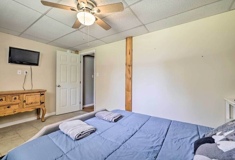 Albrightsville Home: Deck, Fire Pit & Lake Access