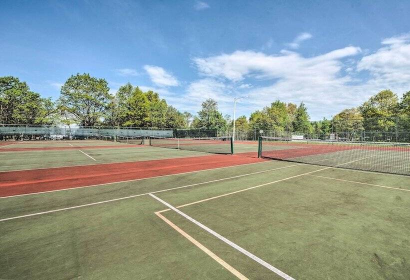 Albrightsville Home: Deck, Fire Pit & Lake Access