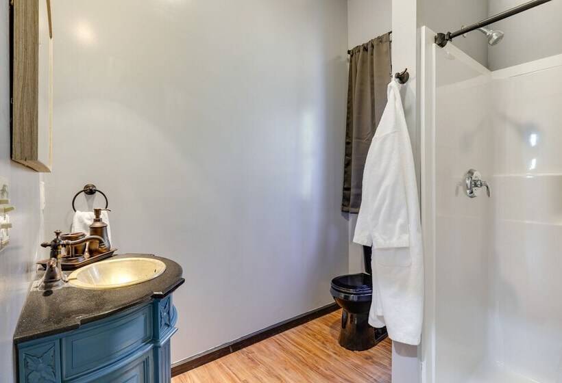 Cozy Canterbury Guest House Near Winter Activities