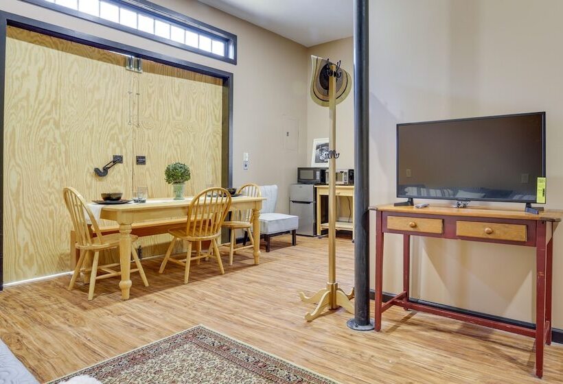 Cozy Canterbury Guest House Near Winter Activities