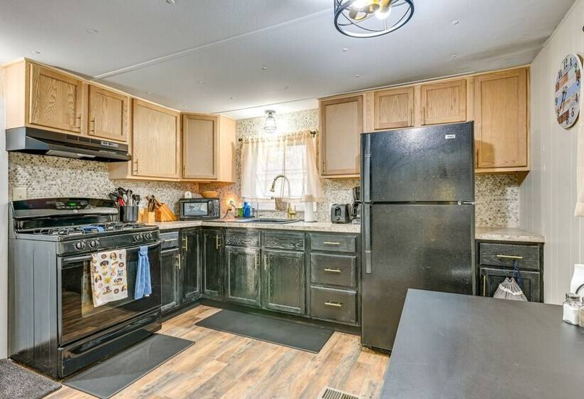 Walk To Lake Huron: Pet Friendly Caseville Cottage