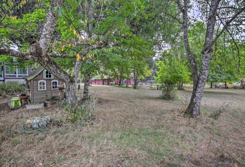 Cozy Cottage On Flower Farm W/ Baker Creek Views!