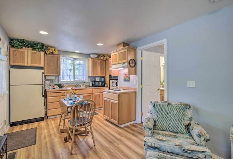 Cozy Cottage On Flower Farm W/ Baker Creek Views!