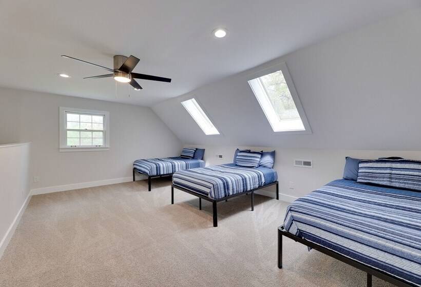 Cozy Cottage W/ Private Yard: Pet Friendly!