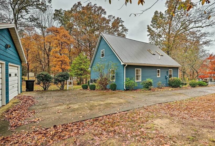 Cozy Cottage W/ Private Yard: Pet Friendly!