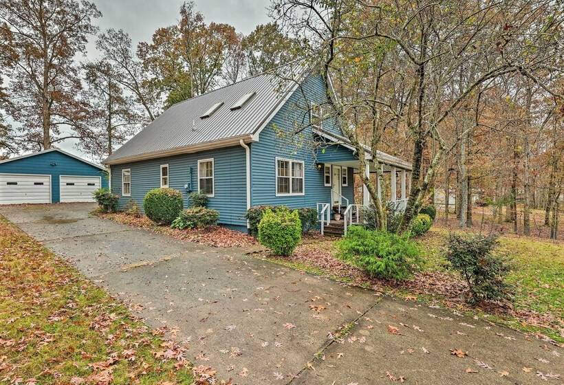 Cozy Cottage W/ Private Yard: Pet Friendly!