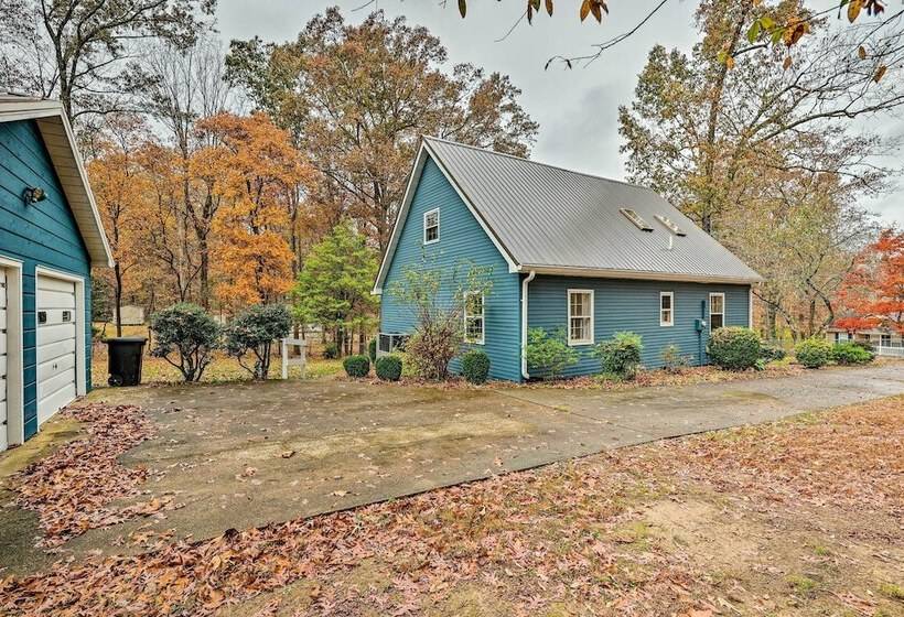 Cozy Cottage W/ Private Yard: Pet Friendly!