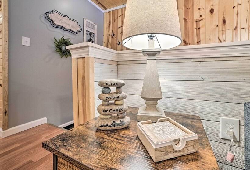 Cozy Elmira Cabin ~ 23 Mi To Boyne Mountain Resort