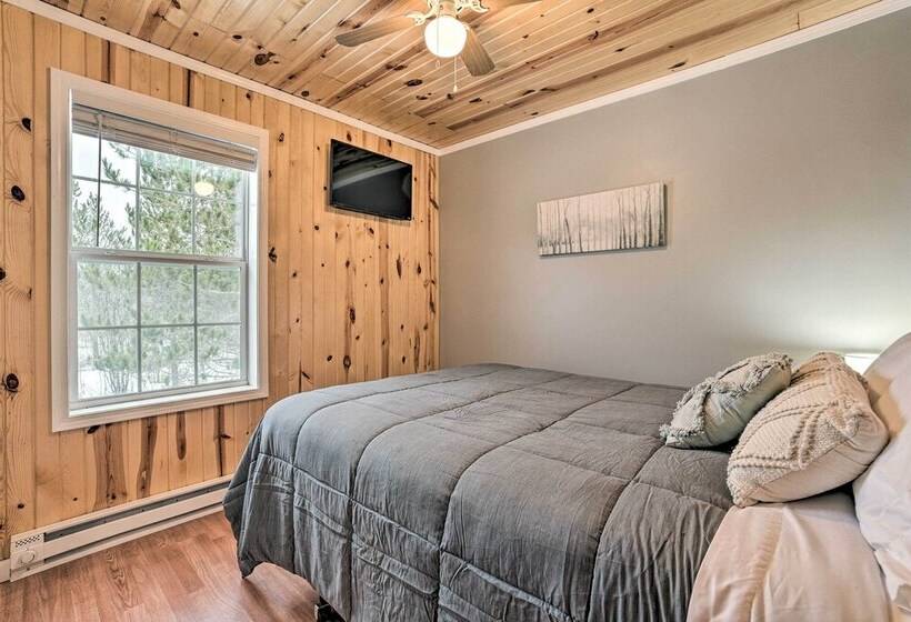 Cozy Elmira Cabin ~ 23 Mi To Boyne Mountain Resort