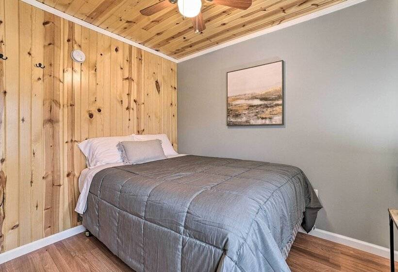 Cozy Elmira Cabin ~ 23 Mi To Boyne Mountain Resort