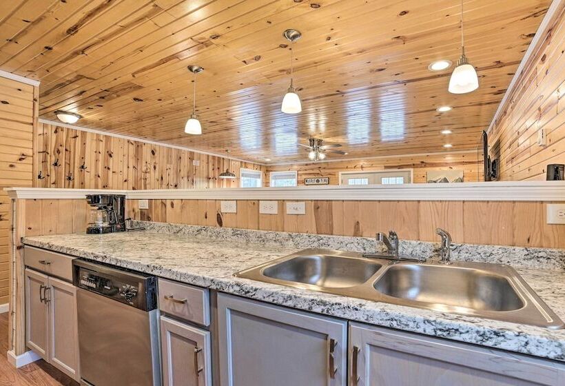 Cozy Elmira Cabin ~ 23 Mi To Boyne Mountain Resort