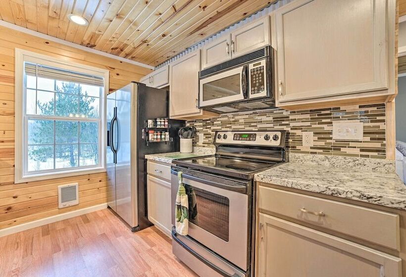Cozy Elmira Cabin ~ 23 Mi To Boyne Mountain Resort