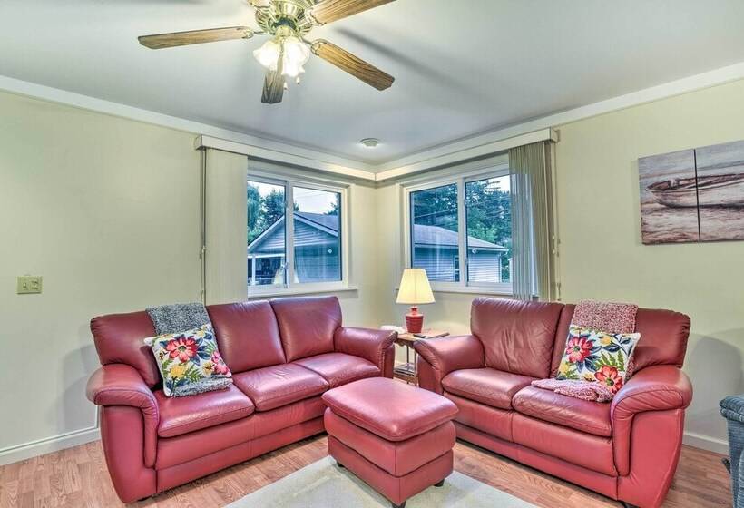 Cozy Family Cottage Near Village Of Lexington