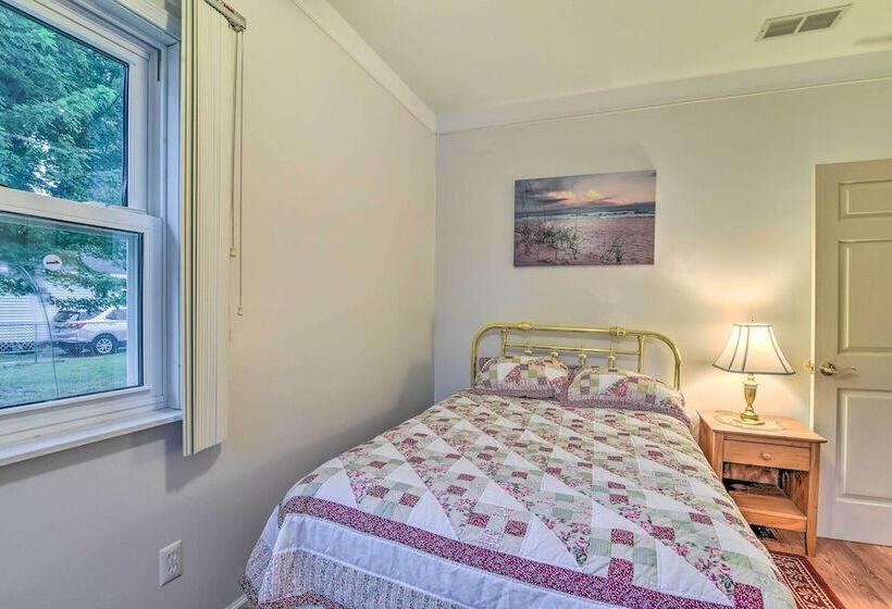 Cozy Family Cottage Near Village Of Lexington