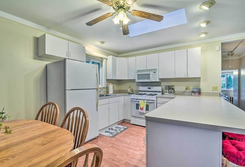 Cozy Family Cottage Near Village Of Lexington