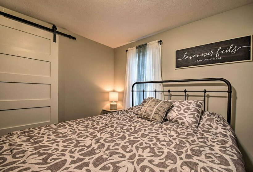 Cozy Goshen Farmhouse ~ 9 Mi To Amish Acres