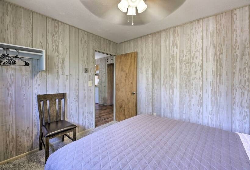 Cozy Greer Hideaway Walk To The Colorado River!