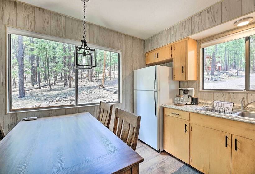 Cozy Greer Hideaway Walk To The Colorado River!