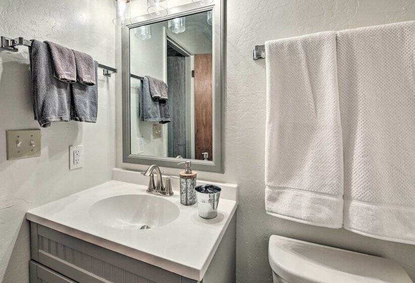 Cozy Greer Hideaway Walk To The Colorado River!