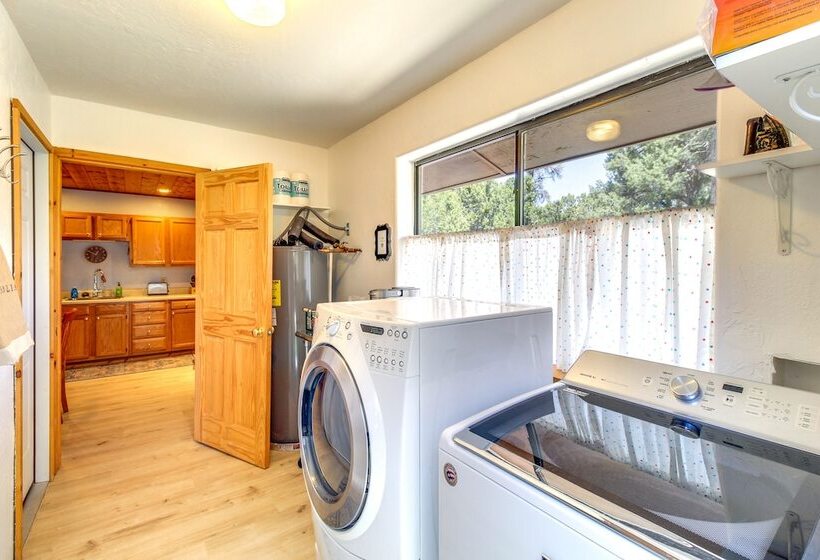 Cozy Heber Cabin Retreat W/ Deck + Fireplace!