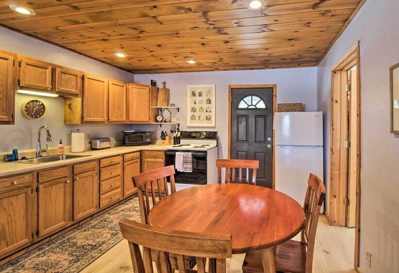 Cozy Heber Cabin Retreat W/ Deck + Fireplace!