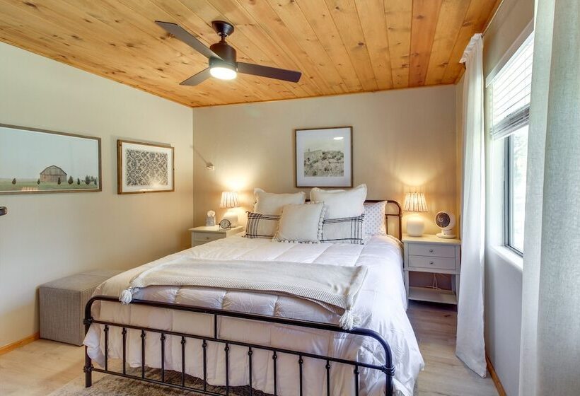 Cozy Heber Cabin Retreat W/ Deck + Fireplace!