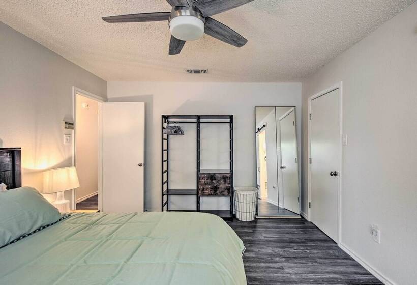 2 Mi To Lone Star Park: Irving Home W/ Fenced Yard