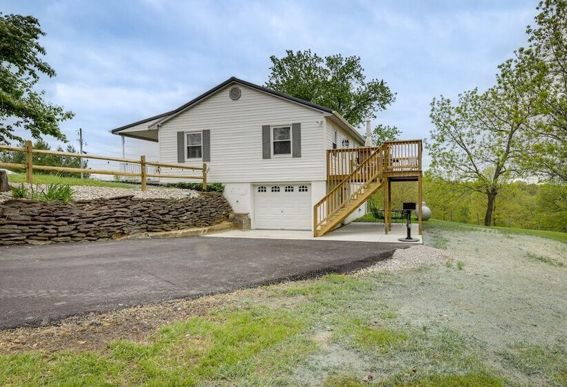 Cozy Kentucky Retreat   Deck, Near Ark Encounter!