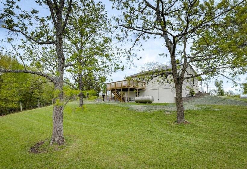 Cozy Kentucky Retreat   Deck, Near Ark Encounter!