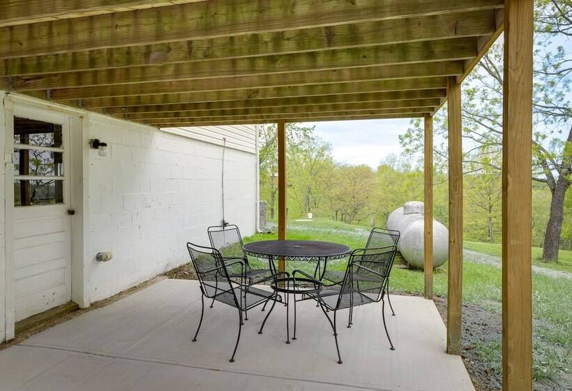 Cozy Kentucky Retreat   Deck, Near Ark Encounter!