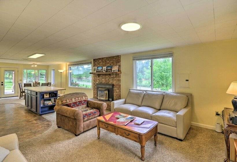 Columbia Falls Home: 14 Mi To Glacier Natl Park!