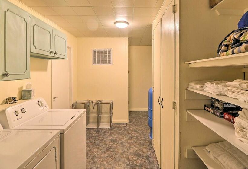 Columbia Falls Home: 14 Mi To Glacier Natl Park!