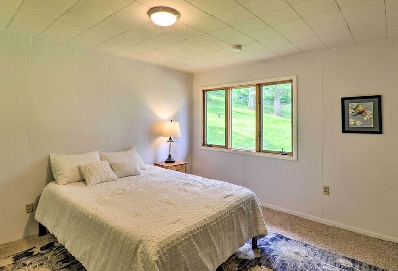 Columbia Falls Home: 14 Mi To Glacier Natl Park!