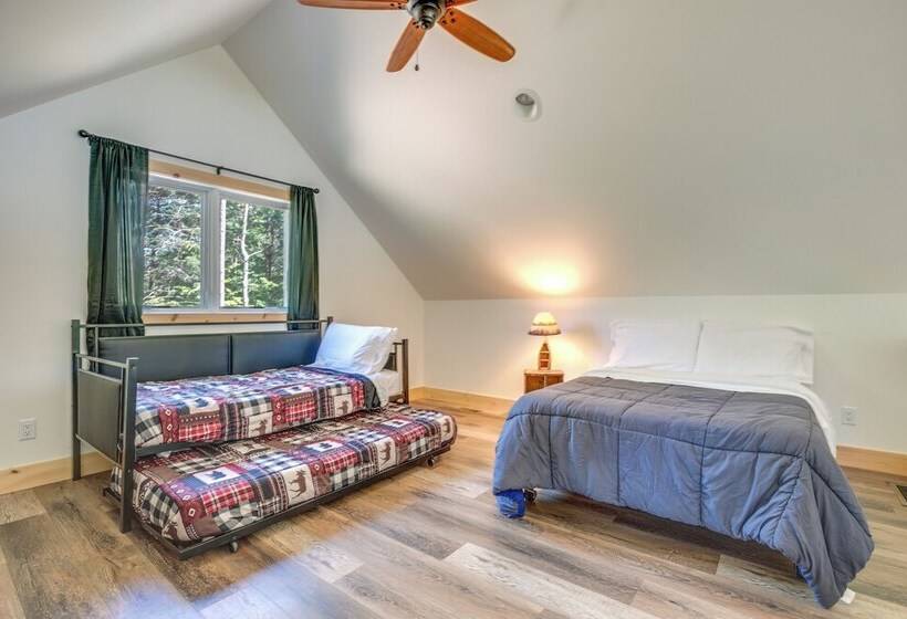 Cozy Northwoods Cabin W/ Private Lake Access