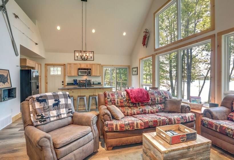 Cozy Northwoods Cabin W/ Private Lake Access
