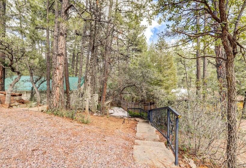 Pet Friendly Pine Cabin W/ Deck: 2 Mi To Trail