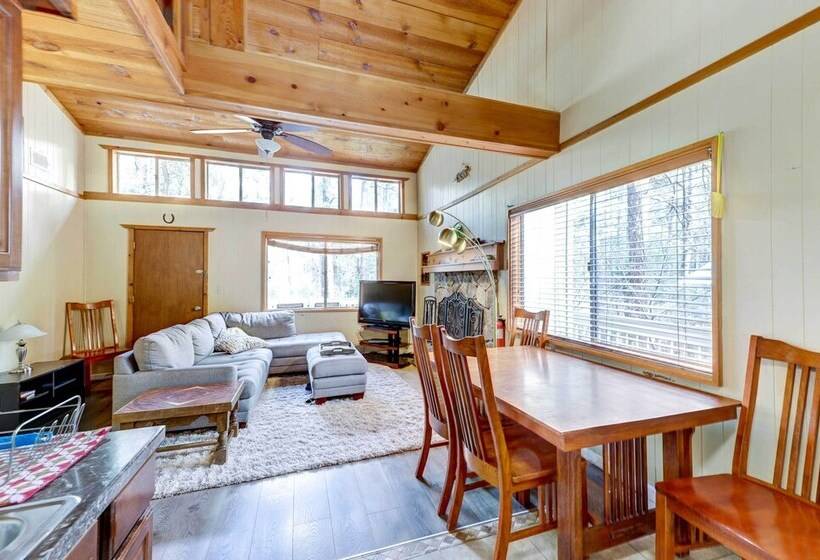 Pet Friendly Pine Cabin W/ Deck: 2 Mi To Trail