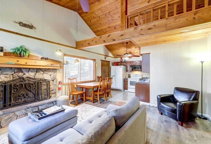 Pet Friendly Pine Cabin W/ Deck: 2 Mi To Trail