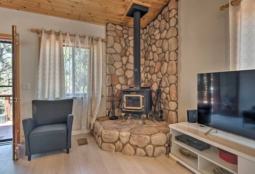 Cozy Pine Mountain Cabin: Hike, Bike, Fish Nearby!