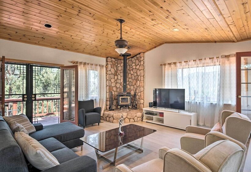 Cozy Pine Mountain Cabin: Hike, Bike, Fish Nearby!