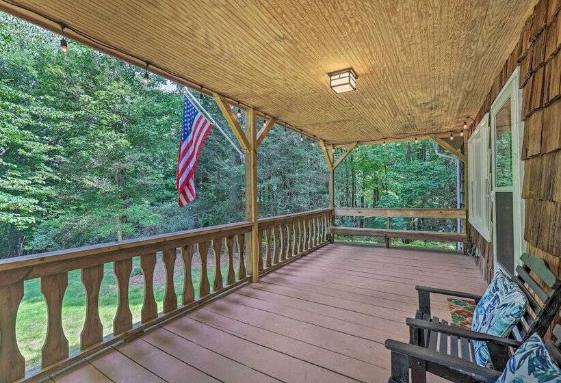 Near Hiking: Roaring Gap Retreat W/ Fire Pit!