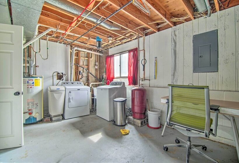 Cozy Silver Lake Retreat W/ Private Hot Tub!