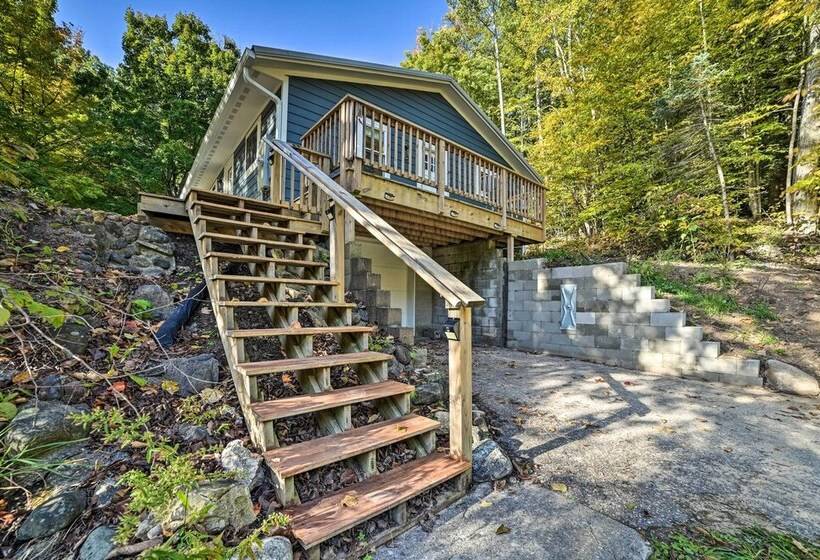 Suttons Bay Abode W/ Fire Pit, Near Ski Resorts!