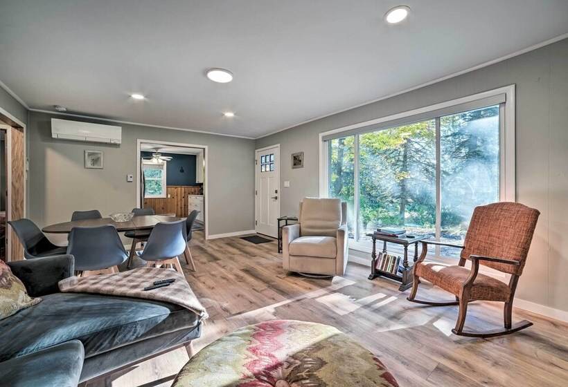 Suttons Bay Abode W/ Fire Pit, Near Ski Resorts!