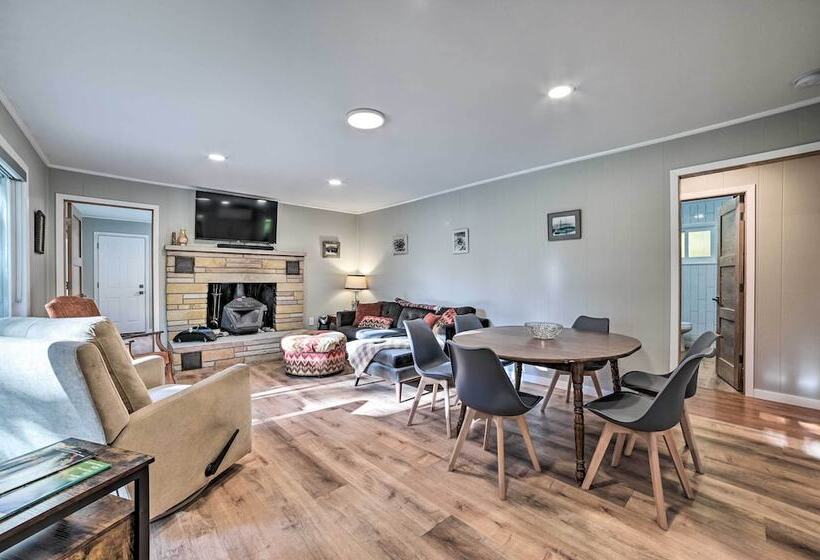 Suttons Bay Abode W/ Fire Pit, Near Ski Resorts!
