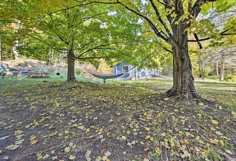 Suttons Bay Abode W/ Fire Pit, Near Ski Resorts!