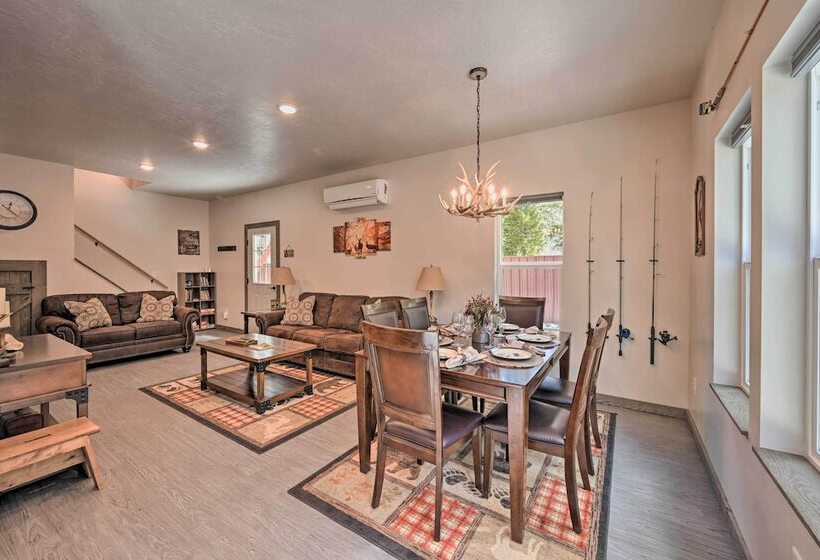 Darby Cabin In National Forest: Walk To River!