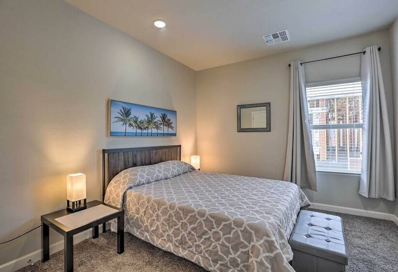 Delightful Family Friendly House W/ Fire Pit!