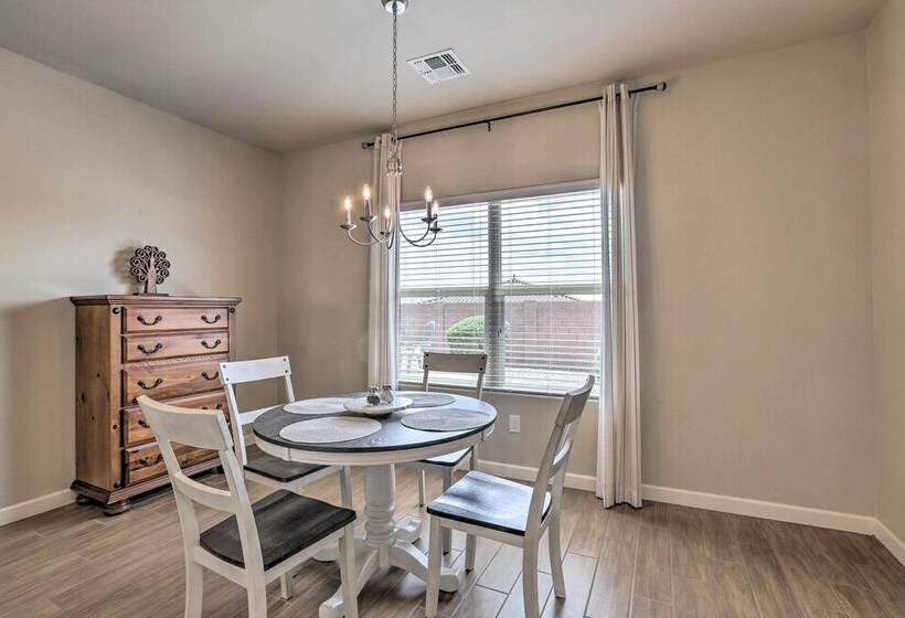 Delightful Family Friendly House W/ Fire Pit!